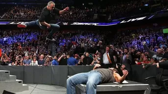 WWE: Shane McMahon le aplicó un codazo biónico a AJ Style en SmackDown