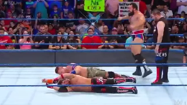 WWE SmackDown: AJ Styles y John Cena fueron atacados por Rusev y Owens