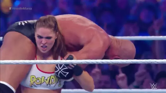 WWE WrestleMania 34: Ronda Rousey cargó a Triple H y ganó la lucha de relevos