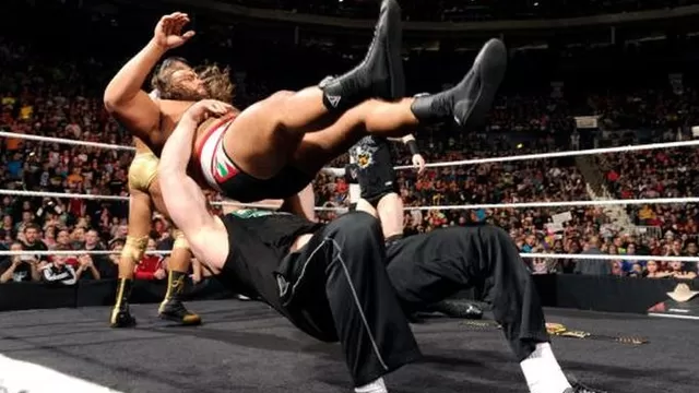 WWE: los Wyatt &#39;destruyeron&#39; a Roman Reigns y Brock Lesnar en RAW-foto-4