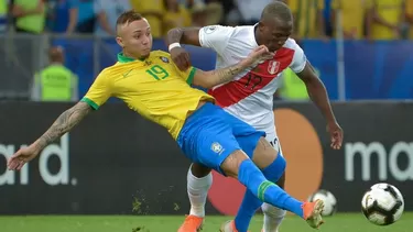 Luis Advíncula reconoció que la pasó muy mal con Everton | Foto: Getty Images.