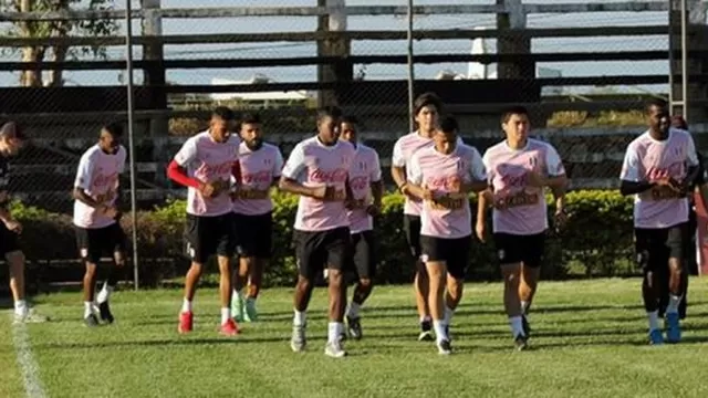 Así entrenó la selección peruana en Asunción-foto-3