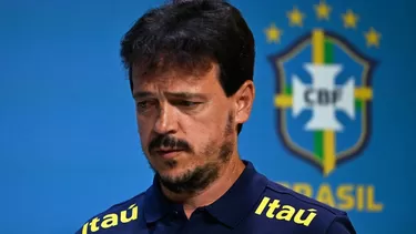 Fernando Diniz convocó a otro arquero para el inicio de las Eliminatorias 2026. | Foto: AFP