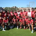 Christian Cueva y su &#39;truco&#39; para lucir más alto en la foto de la selección peruana