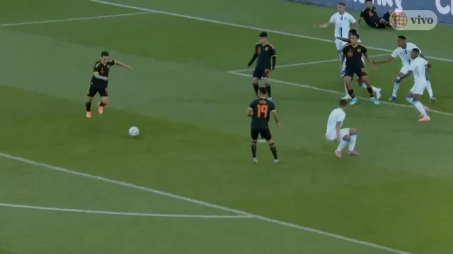 Así fue el GOL de Jairo Vélez para poner Perú 1-0 Honduras tras asistencia de Yotún en amistoso. | AD