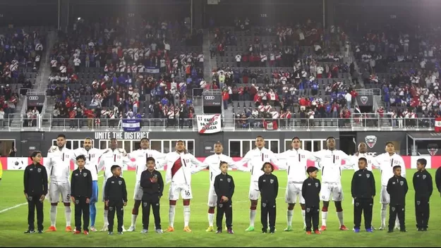 Huracán Ian provocó cambios en los vuelos de los integrantes de la selección peruana