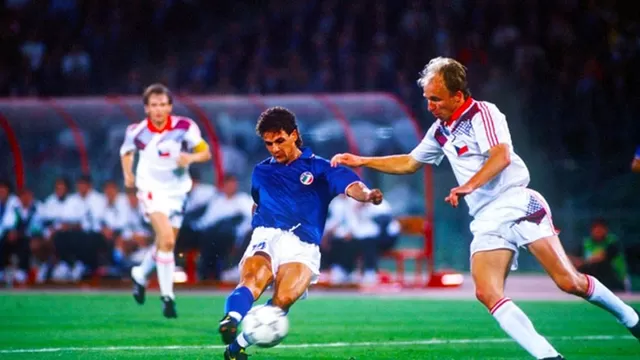 Italia 1990: Roberto Baggio hizo este golazo a Checoslovaquia en su mejor momento