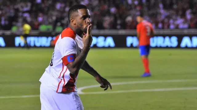 Jefferson Farfán anotó un gol en la derrota 3-2 de Perú ante Costa Rica | Foto: AFP.