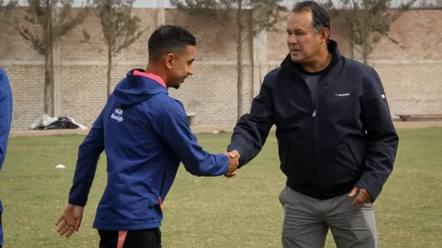Juan Reynoso alista plan de amistosos y visitó entrenamientos de Carlos Stein