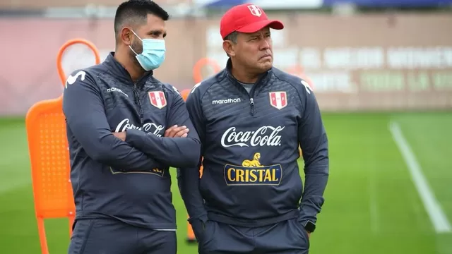 Juan Reynoso dirigió su segundo entrenamiento en la selección peruana