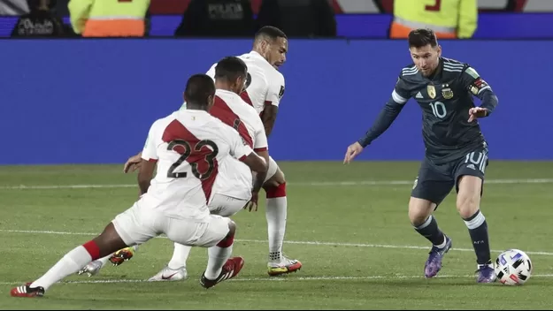 Lionel Messi afirmó que el duelo con Perú fue duro y criticó el arbitraje
