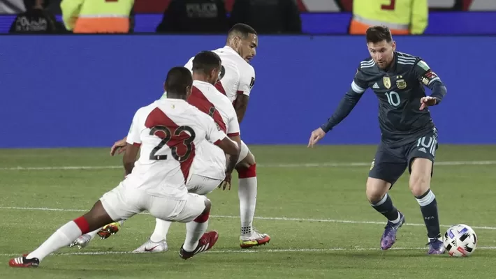 Lionel Messi afirmó que el duelo con Perú fue duro y criticó el arbitraje