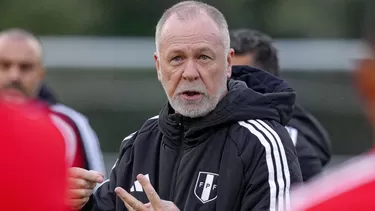 Mano Menezes debutó con una derrota ante Senegal, pero ve con optimismo el futuro. | Foto: Bicolor