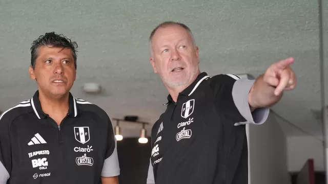 Mano Menezes estuvo en el encuentro de play offs de la Copa Sudamericana 2026. | AD