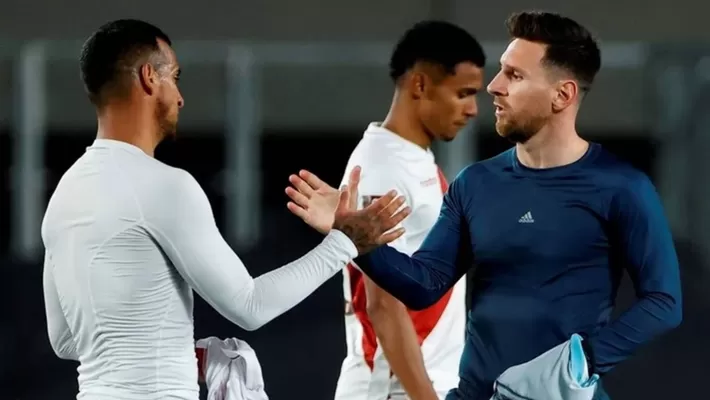 Miguel Trauco reveló que le pidió la camiseta a Lionel Messi antes del penal de Yoshimar Yotún