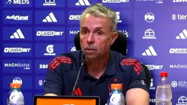 El técnico argentino no estuvo de acuerdo con los rumores mientras mantiene su vínculo con la U. de Chile. | AD