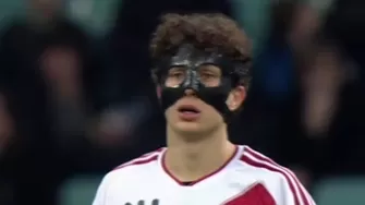 El defensor de 23 años demostró personalidad y dejó gratas impresiones en su debut con la 'Bicolor'. | AD