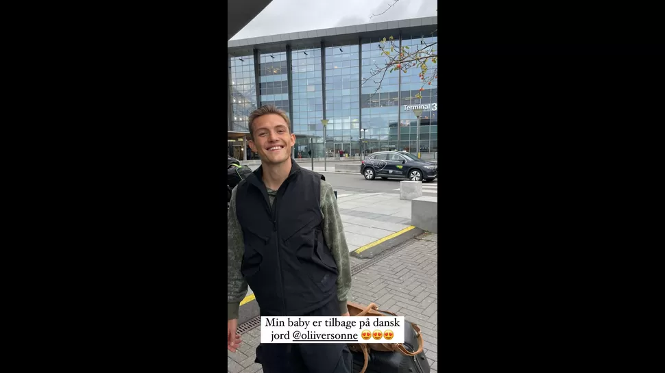 Oliver Sonne sonríe a su regreso a Dinamarca. | Fuente: @isabellataulund