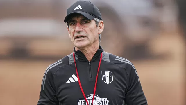 El último técnico de la 'Bicolor' brindó detalles de su experiencia al mando y habló de Jean Ferrari. | Bicolor