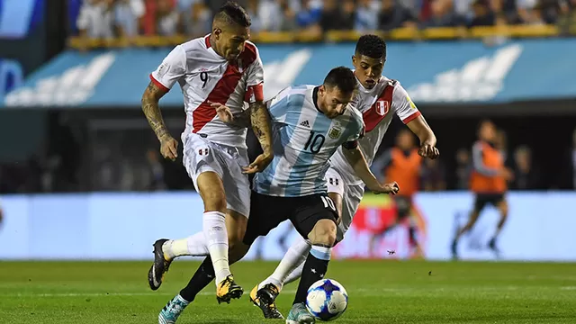 Paolo Guerrero fue elogiado por el exfutbolista argentino. | Foto: AFP