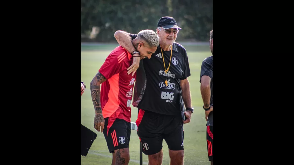 Paolo Guerrero junto a Jorge Fossati. | Fuente: FPF