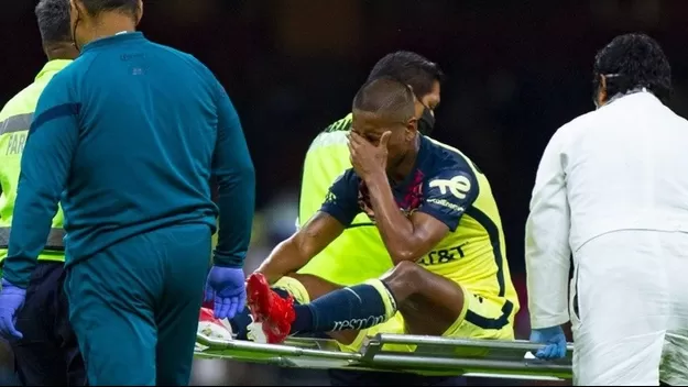 Pedro Aquino salió lesionado en México y preocupa de cara a las Eliminatorias