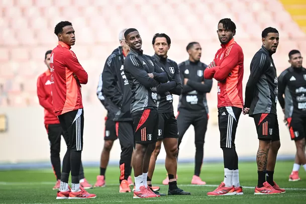 Perú entrenó en la cancha del Estadio Nacional previo a su viaje a Ecuador. | Foto: La Bicolor