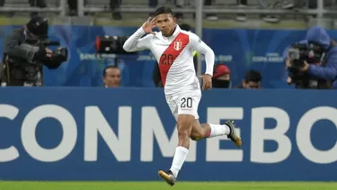 Edison Flores, mediocampista peruano de 26 años. | Foto: AFP