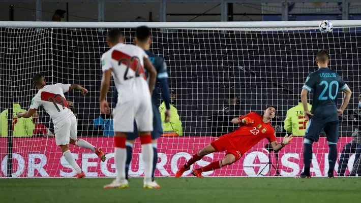 Perú vs. Argentina: Yoshimar Yotún desperdició penal que generó Jefferson Farfán