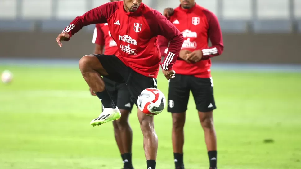 André Carrillo en la práctica de Perú en el Nacional. | Foto: Selección peruana.