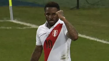 Farfán viajó a Europa para tratarse la lesión que contrajo en la Copa América 2019. | Foto: AFP