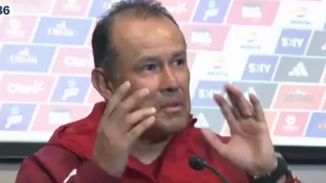 Perú vs. Chile: Juan Reynoso se molestó por demora en inicio de conferencia