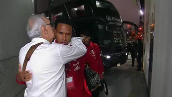 Perú vs. Colombia: Fossati y su emotivo abrazo a sus jugadores