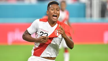 Pedro Aquino celebrando uno de sus goles con la selecci&amp;oacute;n peruana. | Foto: AFP