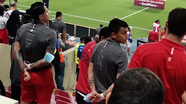 Perú vs Ecuador: Gianluca Lapadula se hizo ver en la tribuna e hinchas lo aplaudieron