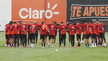 La posible alineación de Perú ante Ecuador en Lima por la fecha 16 de las Eliminatorias 2026. | Foto: Bicolor