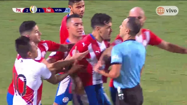 Perú vs. Paraguay: Gómez vio la tarjeta roja y casi le pegar al árbitro