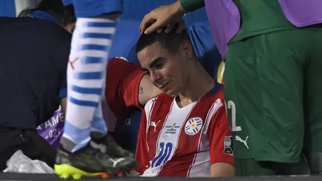 Miguel Almirón salió lesionado a los 31' del Paraguay vs. Uruguay. | Video: América Televisión