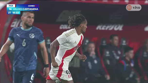 André Carrillo saltó al gramado de juego del Monumental. | Foto: América TV.