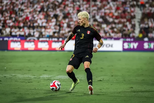 Sonne debutó con el dorsal 3 en la selección peruana. | Foto:  FPF