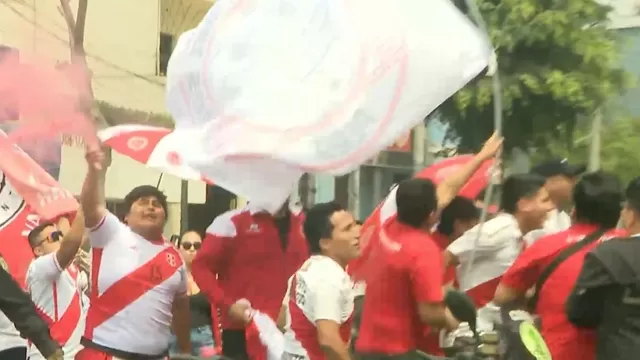 Perú vs. Venezuela: Hinchas apoyaron a la Bicolor en el estadio Nacional