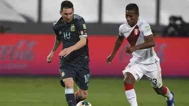 Messi ante Perú. Foto: AFP