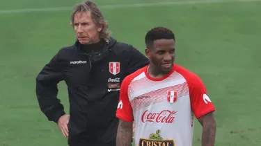 El estratega de la selección habló sobre la posibilidad que Farfán juegue en la Liga 2. | Foto: FPF.