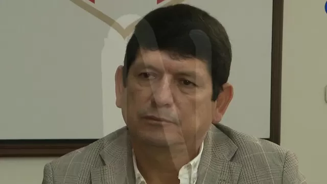 Agustín Lozano rompió su silencio tras la salida de Gareca y Oblitas