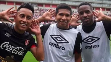 Cueva, Flores y Farf&amp;aacute;n en un entrenamiento de selecci&amp;oacute;n peruana. | Foto: Selecci&amp;oacute;n Peruana