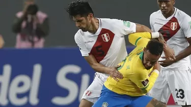 Carlos Zambrano solo podrá enfrentar a Argentina. | Foto: AFP