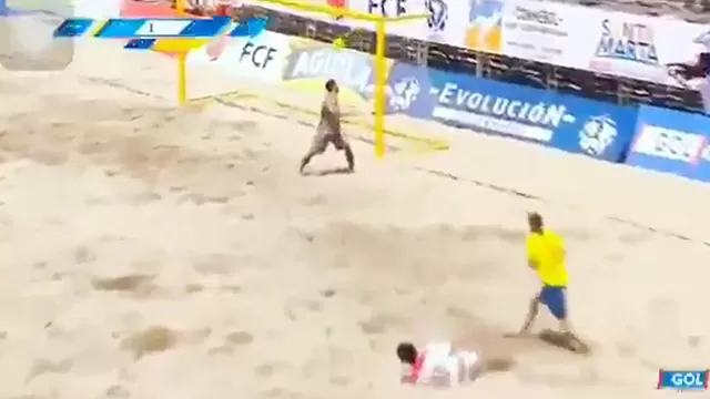 La Sudamericana de F&amp;uacute;tbol Playa se juega en Colombia. | Video: Am&amp;eacute;rica TV / Cortes&amp;iacute;a Gol Caracol