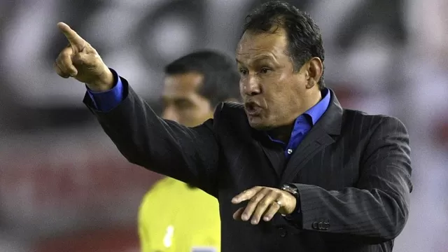 Juan Reynoso, entrenador peruano de 50 años. | Foto: AFP