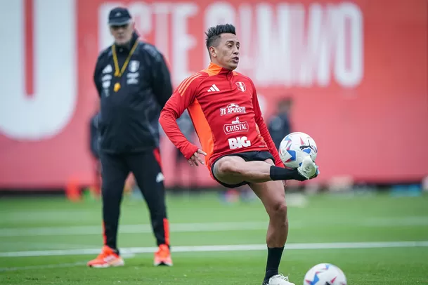 Cueva continúa sus entrenamientos con la Selección peruana / Foto: ITEA