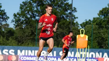 Oliver Sonne debutó oficialmente con Perú frente a Chile en el estreno en la Copa América 2024. | Foto: La Bicolor.